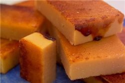 Nougat Puyet avec de la pâte d'amande et du jaune d'œuf