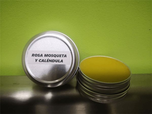 BIO REGENERIERENDES SALBE UND LIPPENBALSAM 30g  Ringelblume, Wildrosenöl und Schafgarbe-detalle