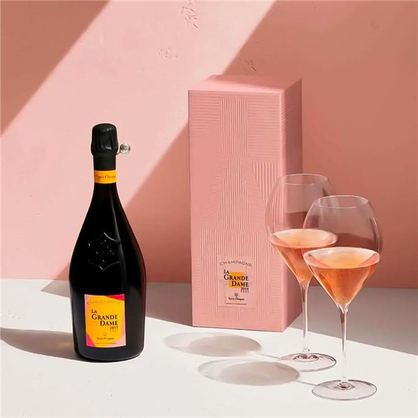 Veuve Clicquot La Grande Dame Rosé 2015 Estuchado-detalle