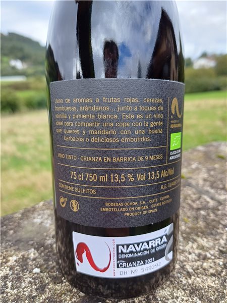 Vin rouge élevé en fût PERURENA 1974-trasera