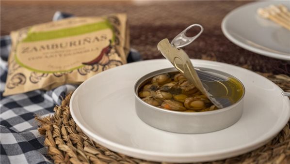 Jakobsmuscheln in Olivenöl mit Knoblauch und Chili 111g.-detalle