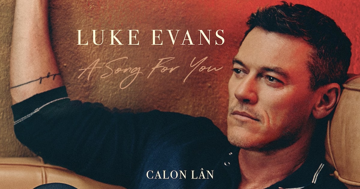 Watch Luke Evans teams up with Treorchy Male Choir for epic Calon Lân