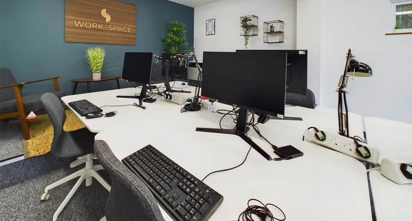 Hot Desk 2 gallery image 0