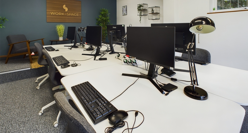Hot Desk 3 gallery image 0