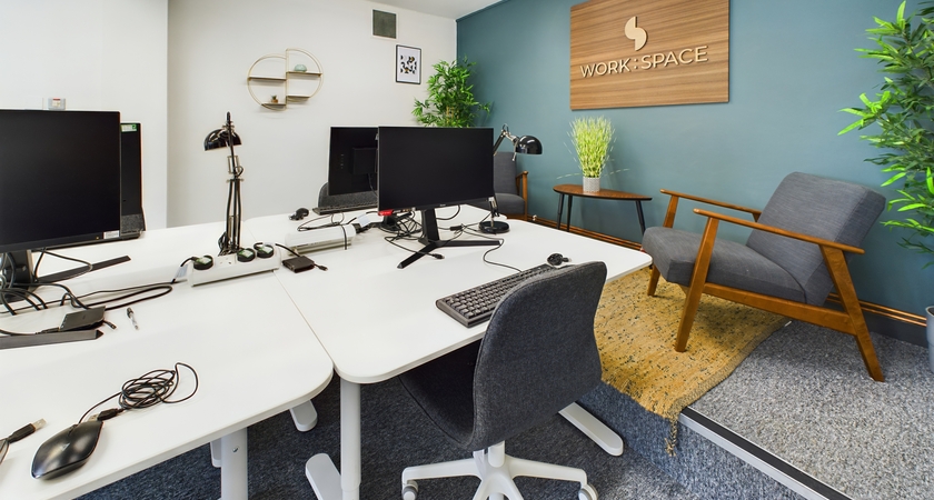 Hot Desk 6 gallery image 0