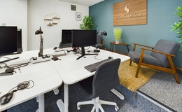 Photograph of Hot Desk 6, Teignmouth Library