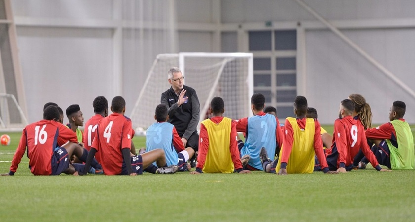 Grass - Football - Junior gallery image 1