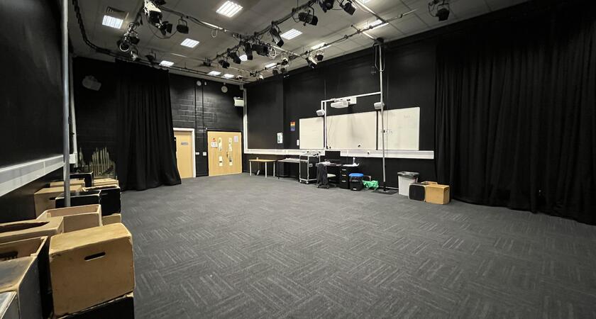 Studio - Drama - A026 gallery image 0