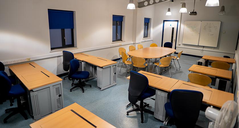 HS Small Meeting Room gallery image 0