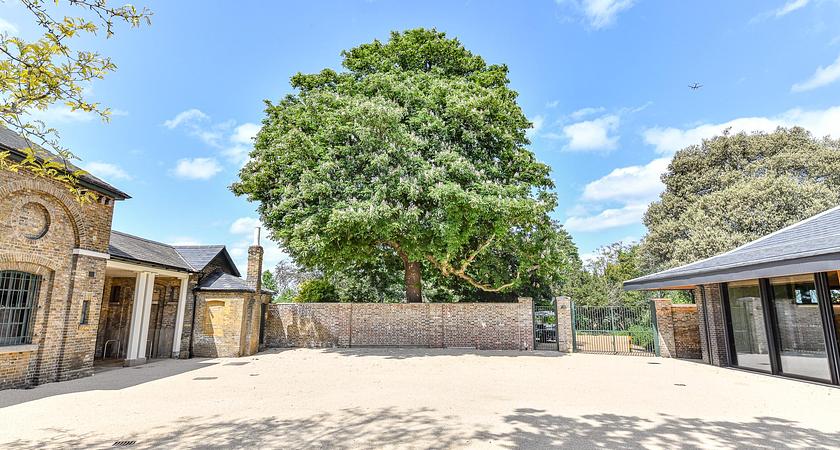 Cressingham Courtyard gallery image 0