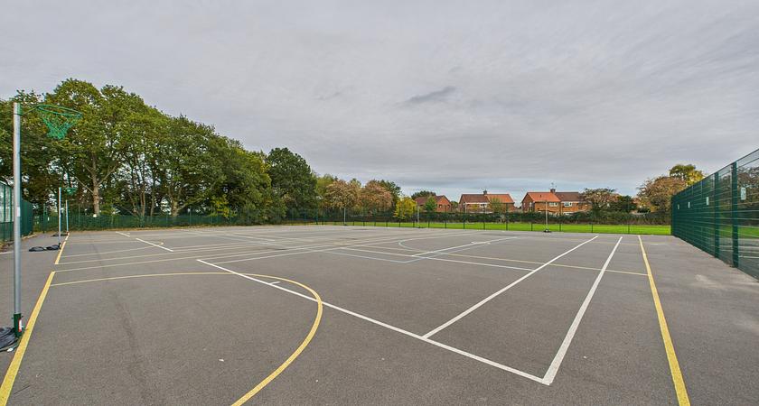 Netball / Tennis Court gallery image 1