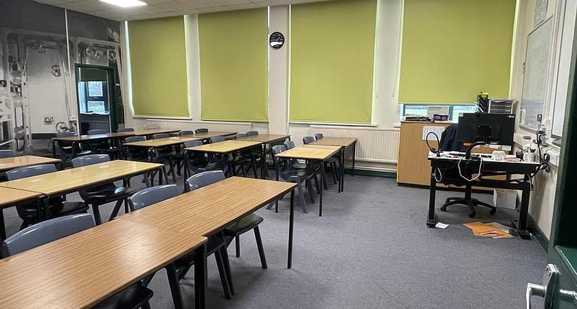 Oak Classroom OF6 gallery image 0
