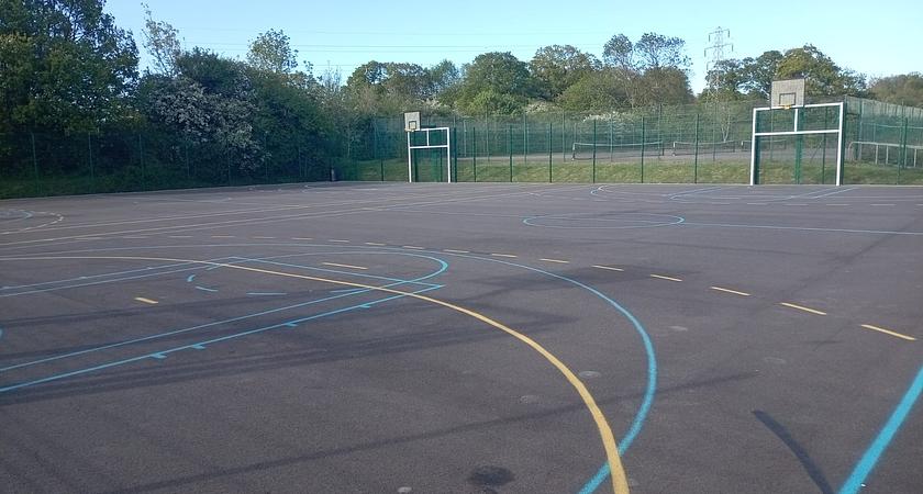 Outdoor Basketball Court gallery image 2