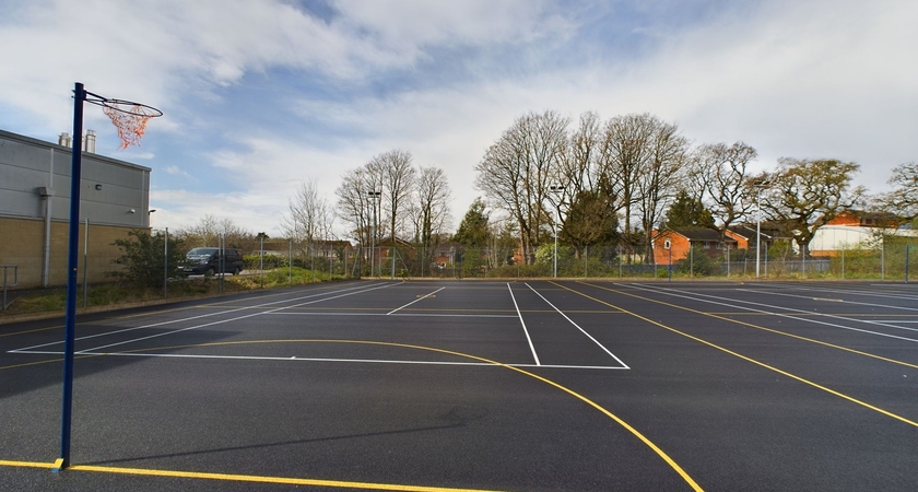 Outdoor Court 3 gallery image 0