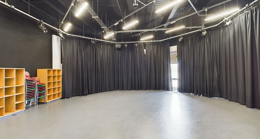 Drama Studio (G032) gallery image 0