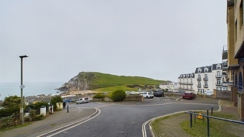 2. Ilfracombe Library