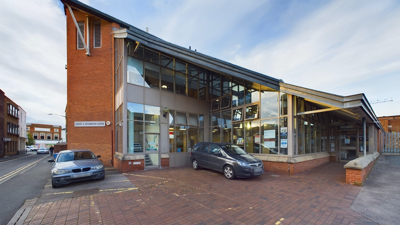 Primary image of Evesham Library