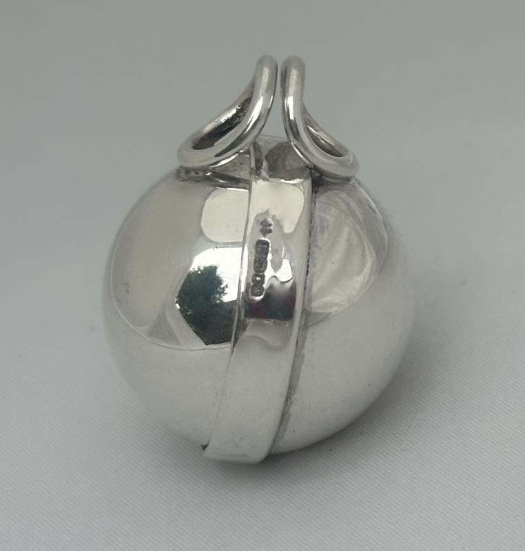Pendant Ball Container