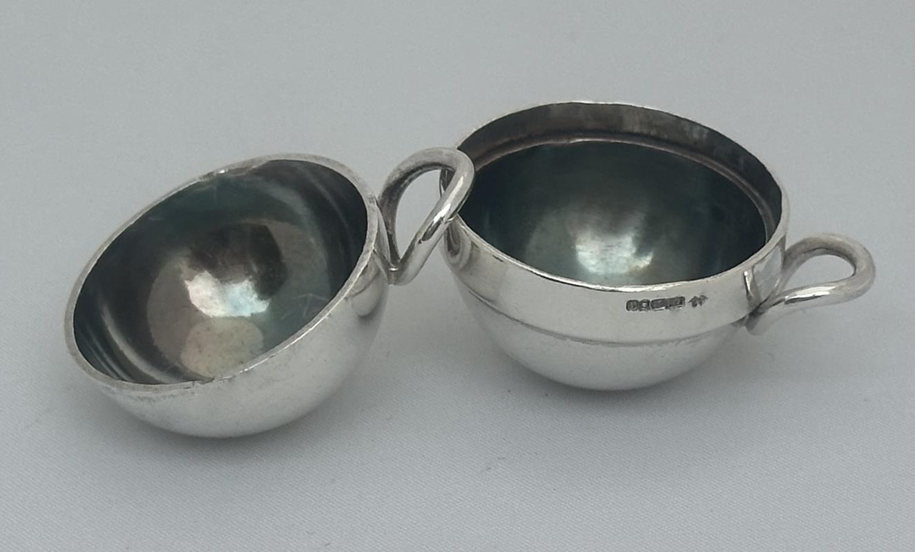 Pendant Ball Container