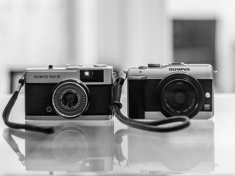 Olympus Trip 35 vs Olympus PEN E-PL1