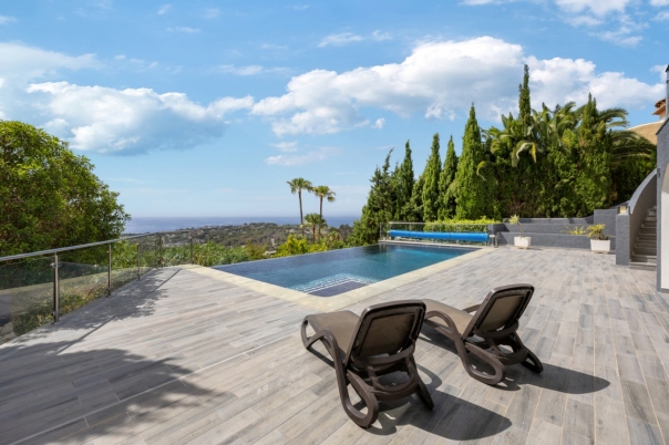 5 bed villa in Moraira