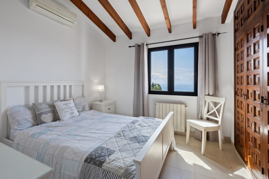 5 bed villa in Moraira