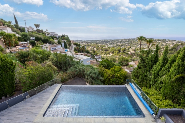5 bed villa in Moraira
