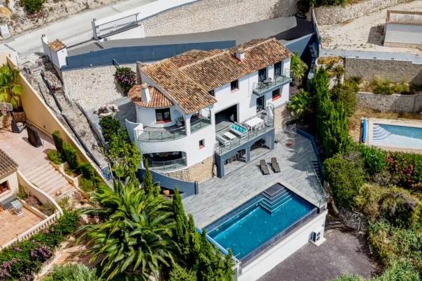 5 bed villa in Moraira