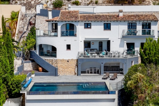 5 bed villa in Moraira