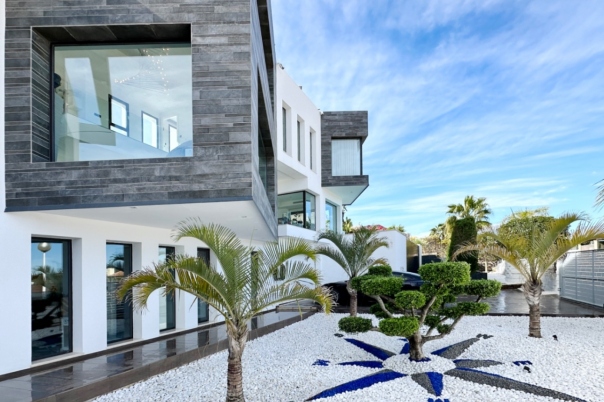 5 bed villa in Jávea