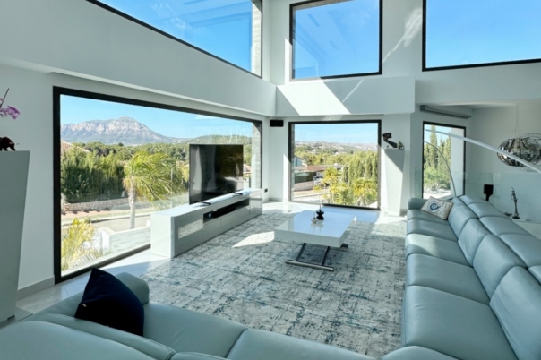 5 bed villa in Jávea