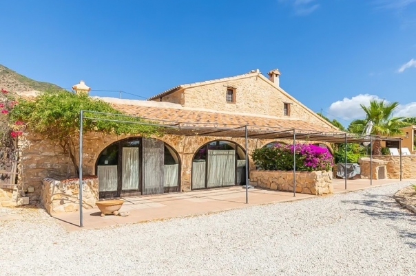 8 bed villa in Benissa