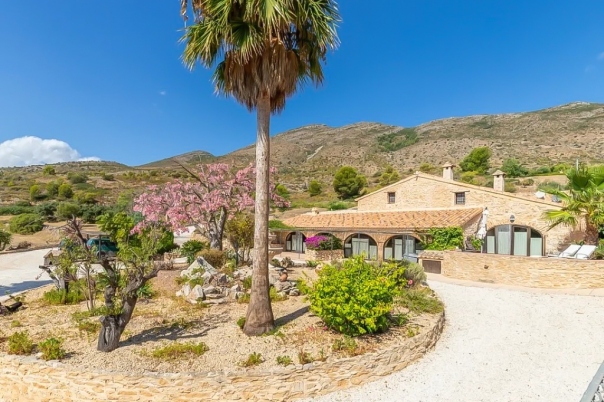 8 bed villa in Benissa