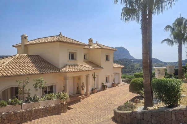 6 bed villa in Pedreguer
