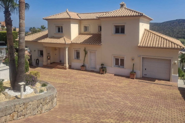 6 bed villa in Pedreguer