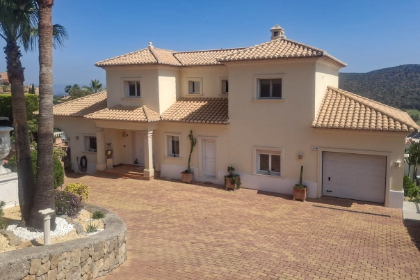 6 bed villa in Pedreguer