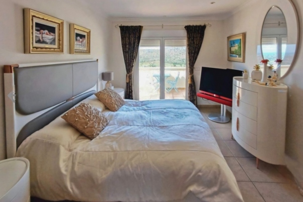 6 bed villa in Pedreguer