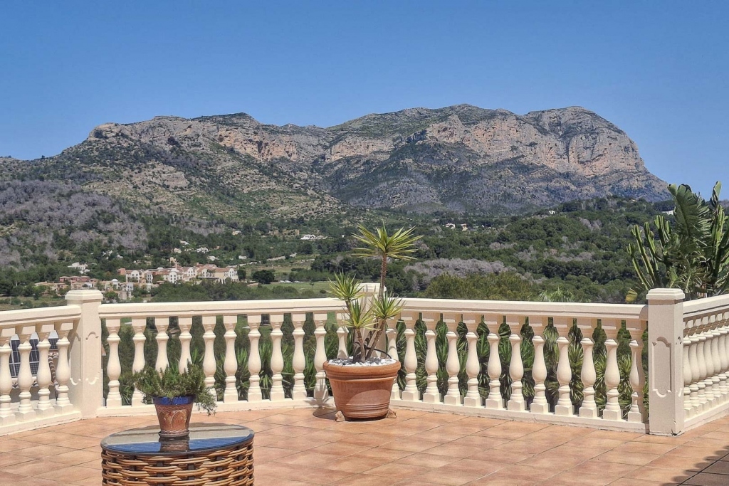 6 bed villa in Pedreguer