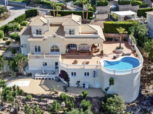6 bed villa in Pedreguer
