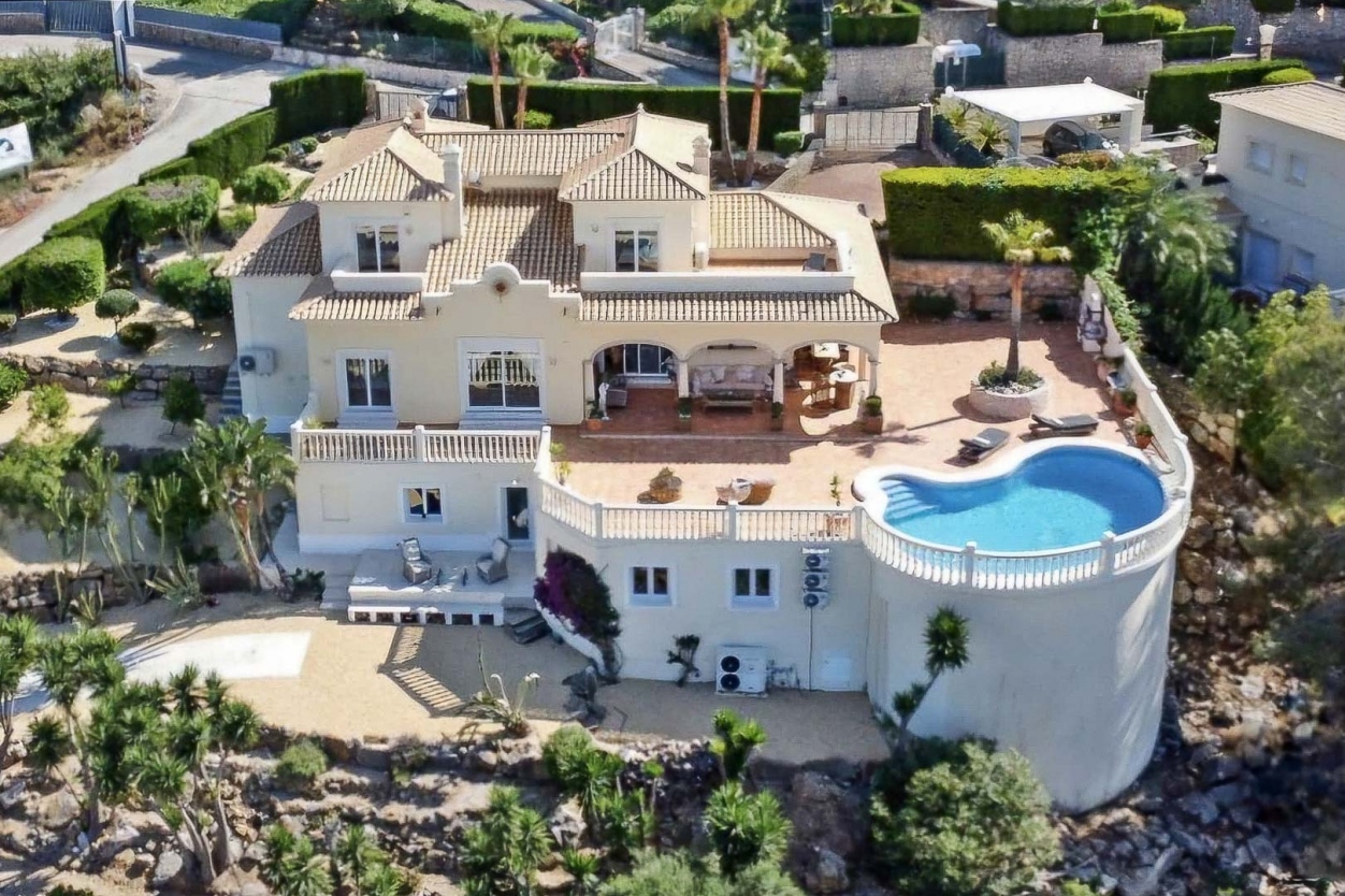 6 bed villa in Pedreguer