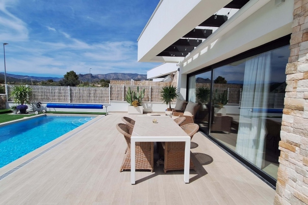 3 bed villa in Finestrat