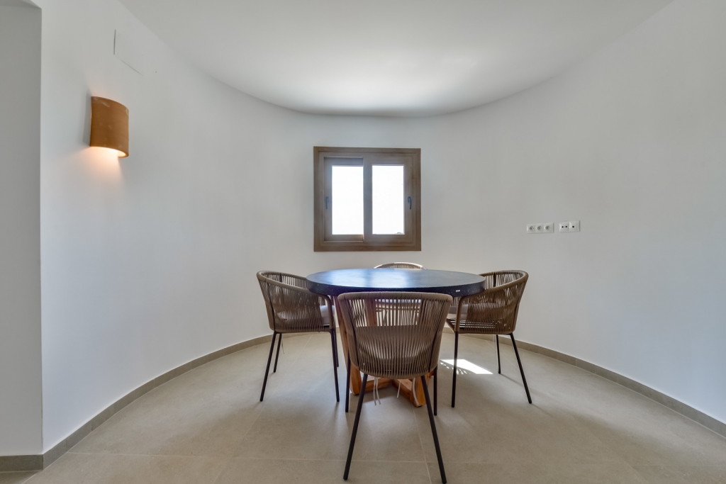 5 bed villa in Altea