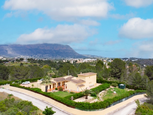 4 bed villa in Gata de Gorgos