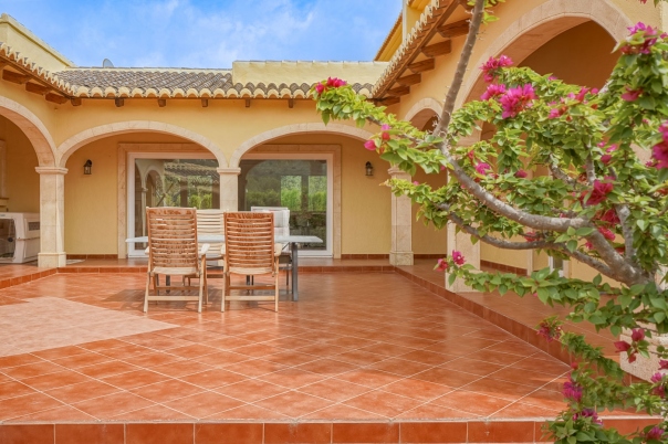 4 bed villa in Gata de Gorgos