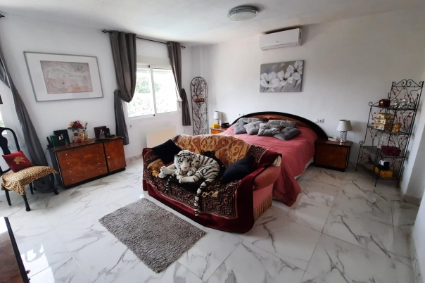 5 bed villa in Alfàs del Pi (l')