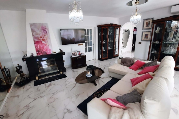 5 bed villa in Alfàs del Pi (l')
