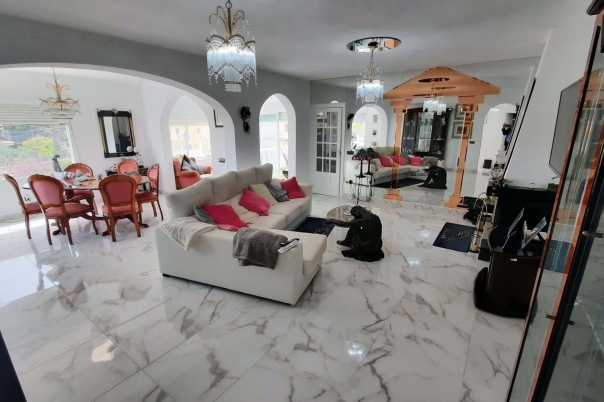 5 bed villa in Alfàs del Pi (l')