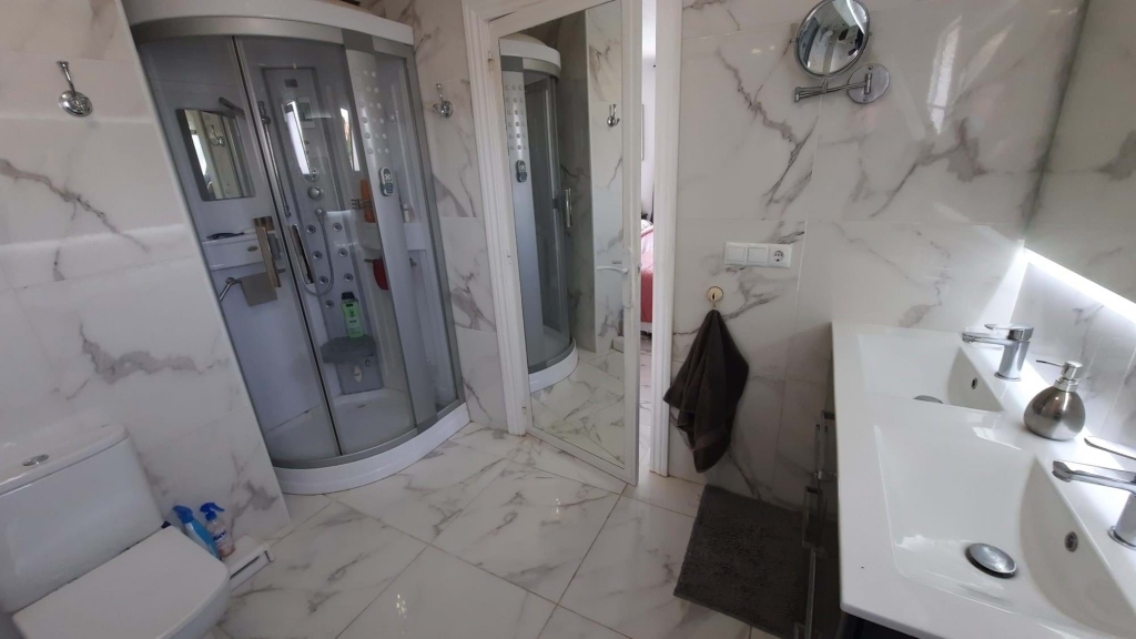 5 bed villa in Alfàs del Pi (l')