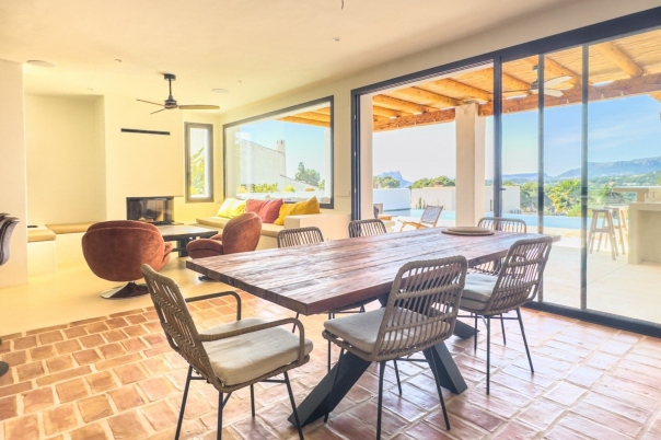 5 bed villa de lujo in Moraira