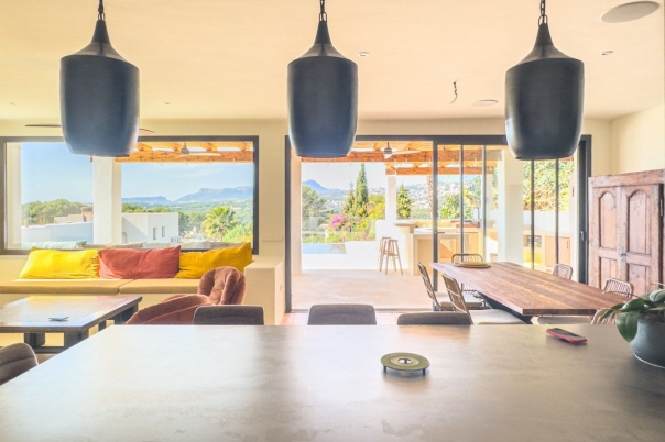 5 bed villa de lujo in Moraira